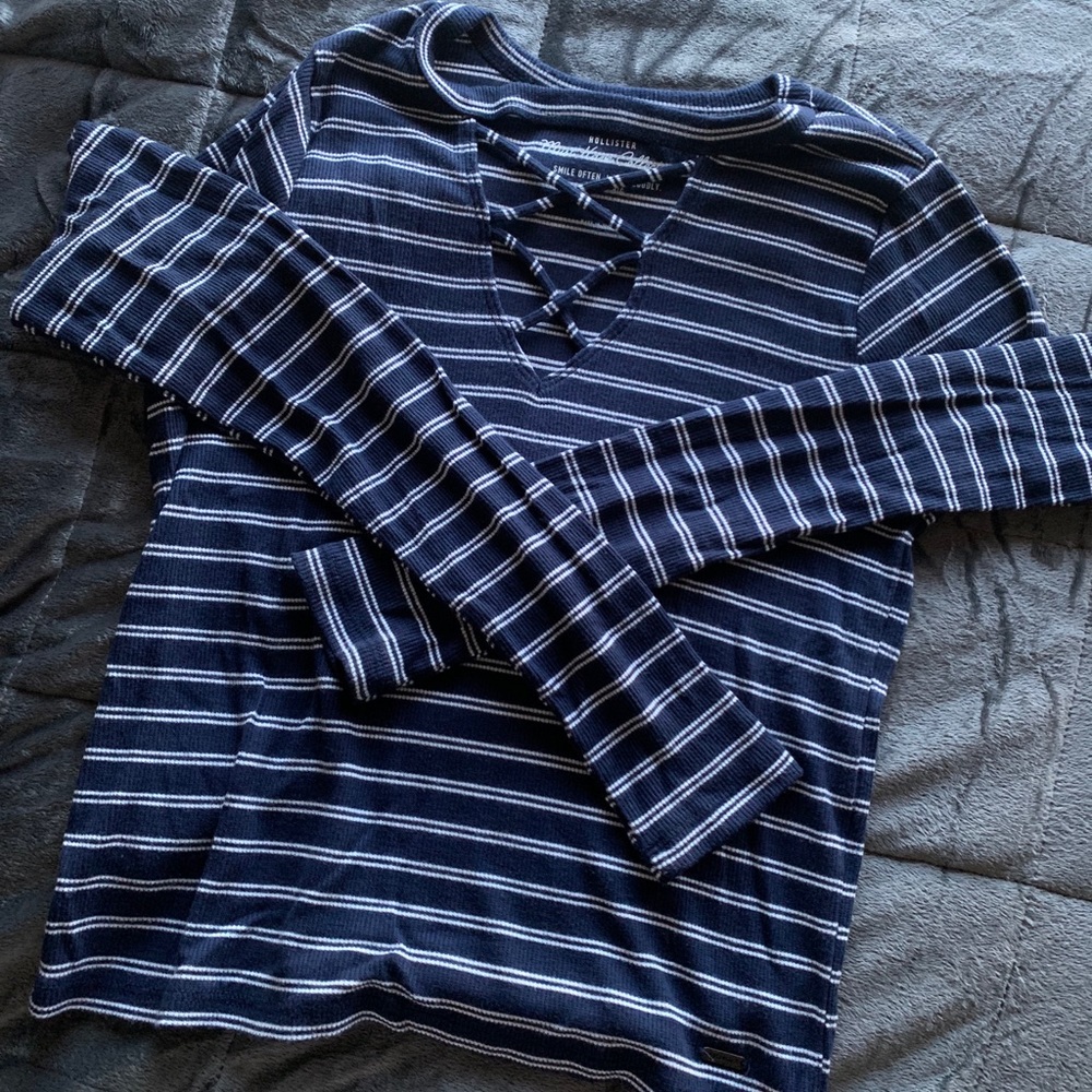 Hollister Crisscross Long Sleeve